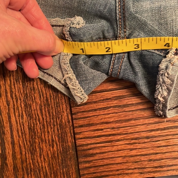 Express Distressed Jean Shorts - Picture 9 of 11